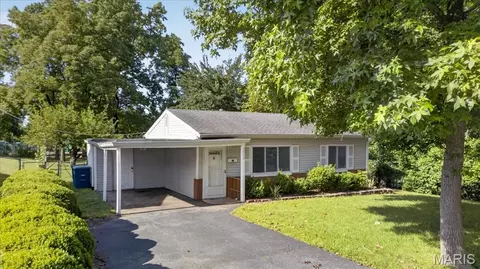 Exterior - 200 Hillcrest Blvd, Ballwin, MO 63021 photo 9 of 9