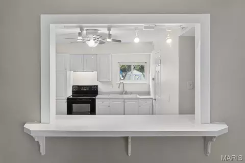 Kitchen - 200 Hillcrest Blvd, Ballwin, MO 63021 photo 3 of 3