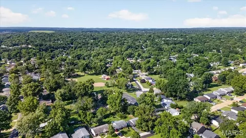 View/Area - 200 Hillcrest Blvd, Ballwin, MO 63021 photo 2 of 3