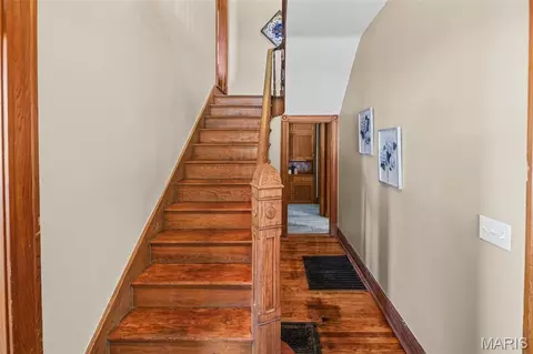 Entry Way - 407 E 9th St, Alton, IL 62002 photo 1 of 5