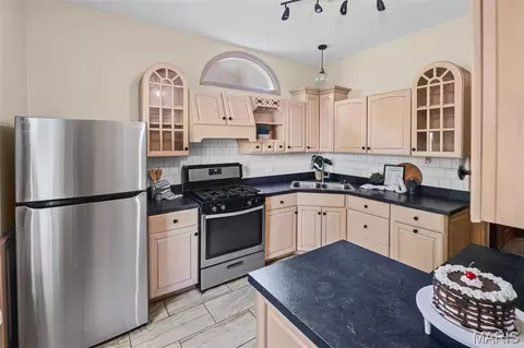 Kitchen - 407 E 9th St, Alton, IL 62002 photo 2 of 7