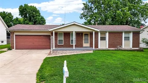 620 Lime Rock Dr, Saint Charles, MO 63304