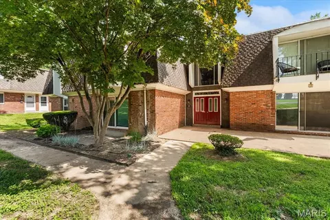 1051 Lafayette Ct #A, Collinsville, IL 62234