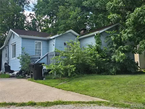 735 E Adams St, Belleville, IL 62220