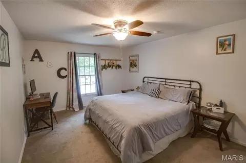 Bedroom - 24 Islander Dr, Brighton, IL 62012 photo 2 of 6