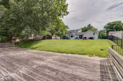 Exterior - 24 Islander Dr, Brighton, IL 62012 photo 12 of 13