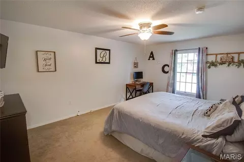 Bedroom - 24 Islander Dr, Brighton, IL 62012 photo 1 of 6