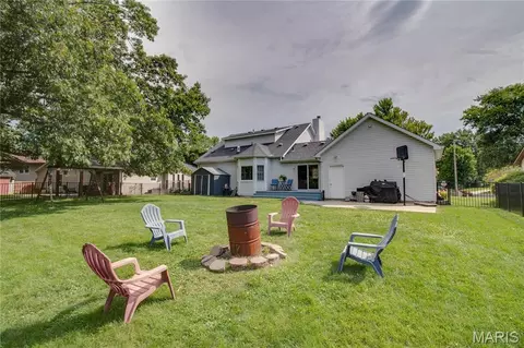 Exterior - 24 Islander Dr, Brighton, IL 62012 photo 6 of 13