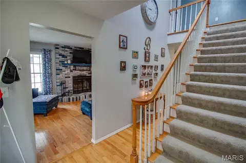 Entry Way - 24 Islander Dr, Brighton, IL 62012 photo 2 of 3