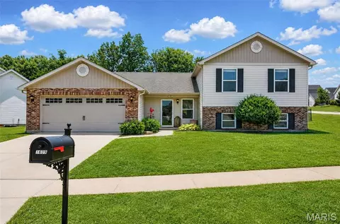 1609 Spring Mill Dr, Wentzville, MO 63385