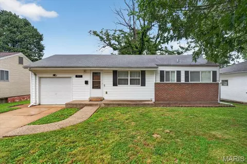 795 Babler Dr, Florissant, MO 63031