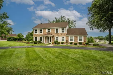 308 Willowpointe Dr, Saint Charles, MO 63304