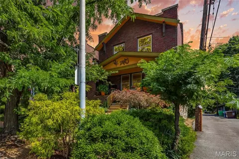 4515 Flora Ave, Saint Louis, MO 63110