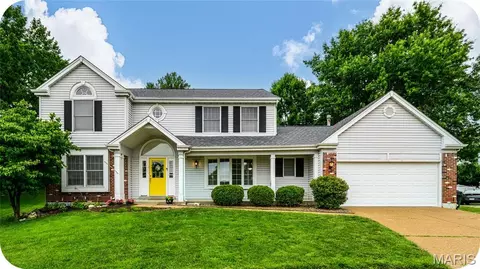6 Lost Meadow Ct, Saint Charles, MO 63303