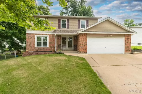 1440 Glenlea Dr, Maryland Heights, MO 63043