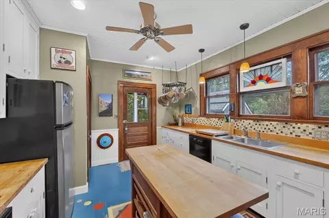Kitchen - 210 Lower St, Augusta, MO 63332 photo 1 of 3