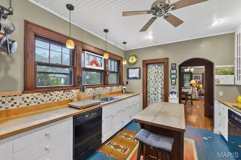 Kitchen - 210 Lower St, Augusta, MO 63332 photo 2 of 3