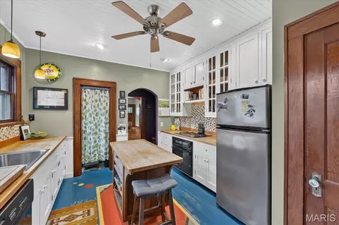 Kitchen - 210 Lower St, Augusta, MO 63332 photo 3 of 3
