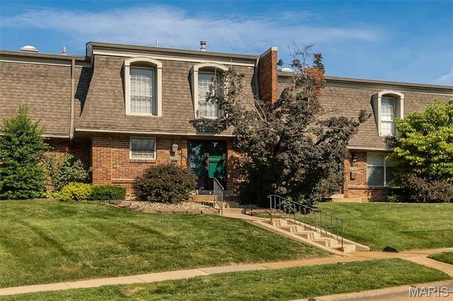4327 Chateau De Ville Dr, Saint Louis, MO 63129