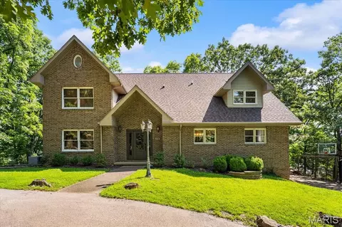 130 Arrowhead Ln, Litchfield, IL 62056