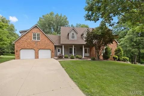 5 Ginger Woods Ct, Glen Carbon, IL 62034