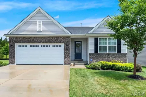 215 Cambium Ct, Wentzville, MO 63385