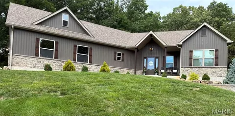 3649 Roads End Acres Rd, Imperial, MO 63052