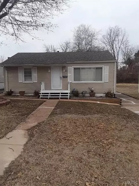 8631 North Ave, Saint Louis, MO 63114