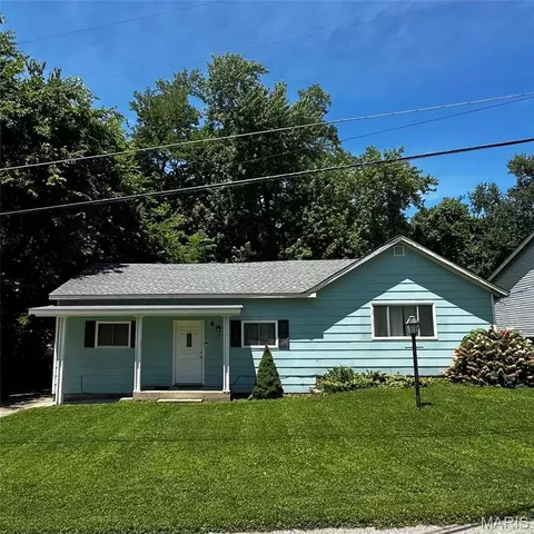 12 Valley Rd, Saint Charles, MO 63303