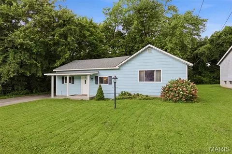 12 Valley Rd, Saint Charles, MO 63303
