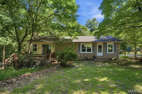 2243 Henson Farm Rd, Festus, MO 63028