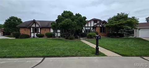 1 Wood Eagles Ct, Saint Charles, MO 63303