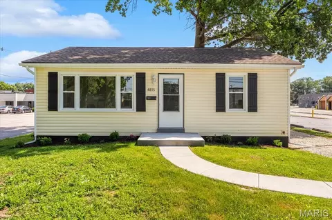 4815 W Washington St, Belleville, IL 62226