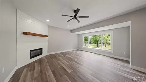 Living - 1657 Dent County Road 2130, Rolla, MO 65401 photo 2 of 4