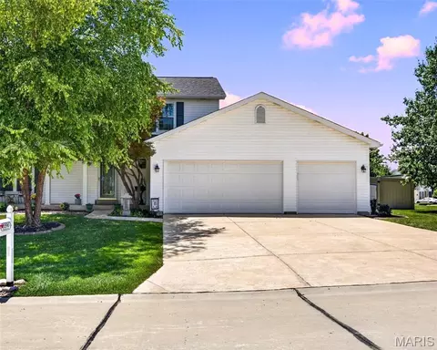 7296 Picasso Dr, Dardenne Prairie, MO 63368