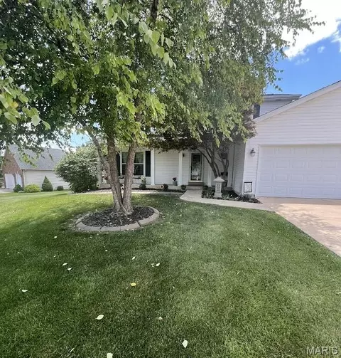 7296 Picasso Dr, Dardenne Prairie, MO 63368