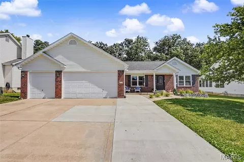 227 Highland Meadows Dr, Wentzville, MO 63385