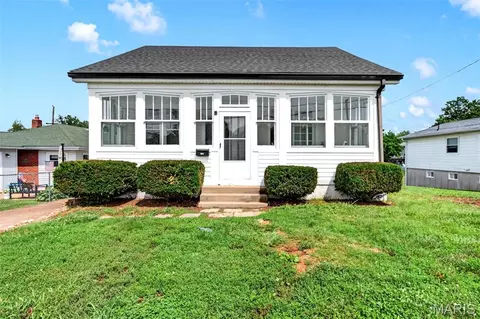 8706 Valcour Ave, Saint Louis, MO 63123