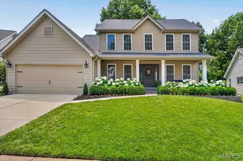 347 Oak Park Village Dr, Wildwood, MO 63040