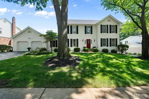 346 Stablestone Dr, Chesterfield, MO 63017