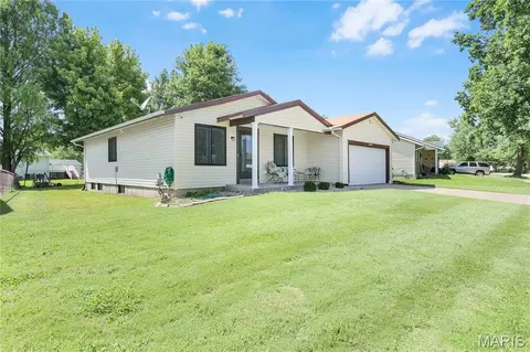 15575 Fox Plains Dr, Florissant, MO 63034