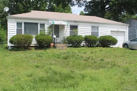 1501 Akron Dr, Saint Louis, MO 63137