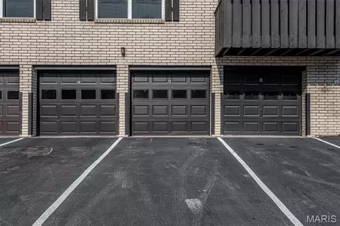Exterior - 128 Shadalane Unit Apt A Walk, Ballwin, MO 63011 photo 4 of 6