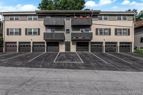 Exterior - 128 Shadalane Unit Apt A Walk, Ballwin, MO 63011 photo 3 of 6
