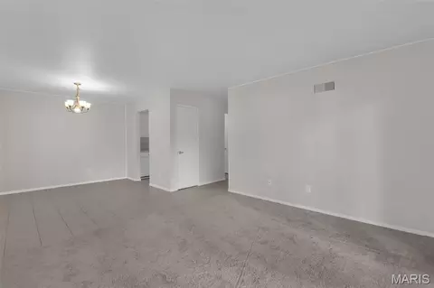 Living - 128 Shadalane Unit Apt A Walk, Ballwin, MO 63011 photo 1 of 3
