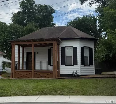 132 E High St, Edwardsville, IL 62025