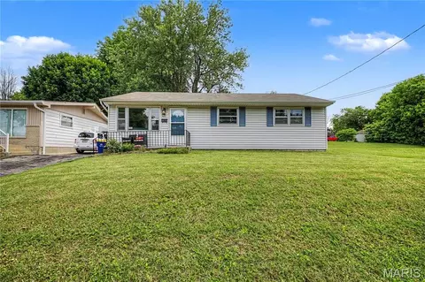 521 E 7th St, Washington, MO 63090