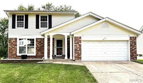 591 Summit Hills Dr, Fenton, MO 63026