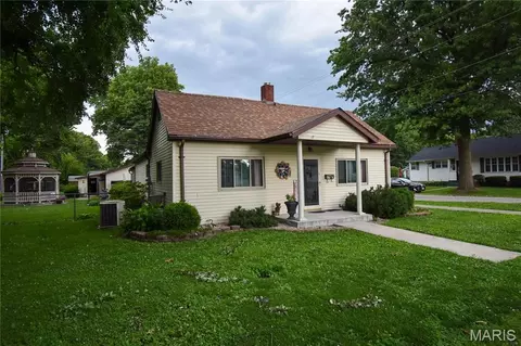 301 W 3rd North St, Mount Olive, IL 62069