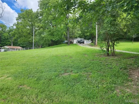 13339 Rosebank Ln, Saint Louis, MO 63122